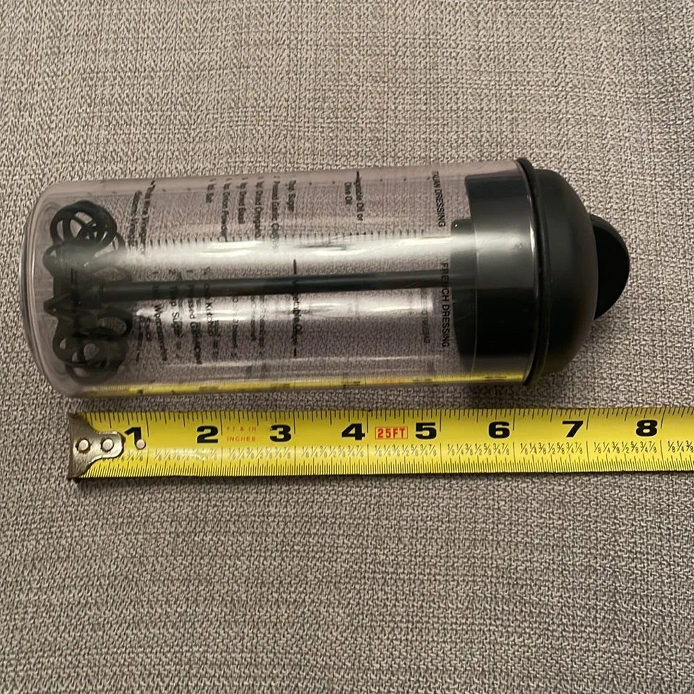 The Pampered Chef Measure Mix & Pour Salad Dressing Mixer Maker USA